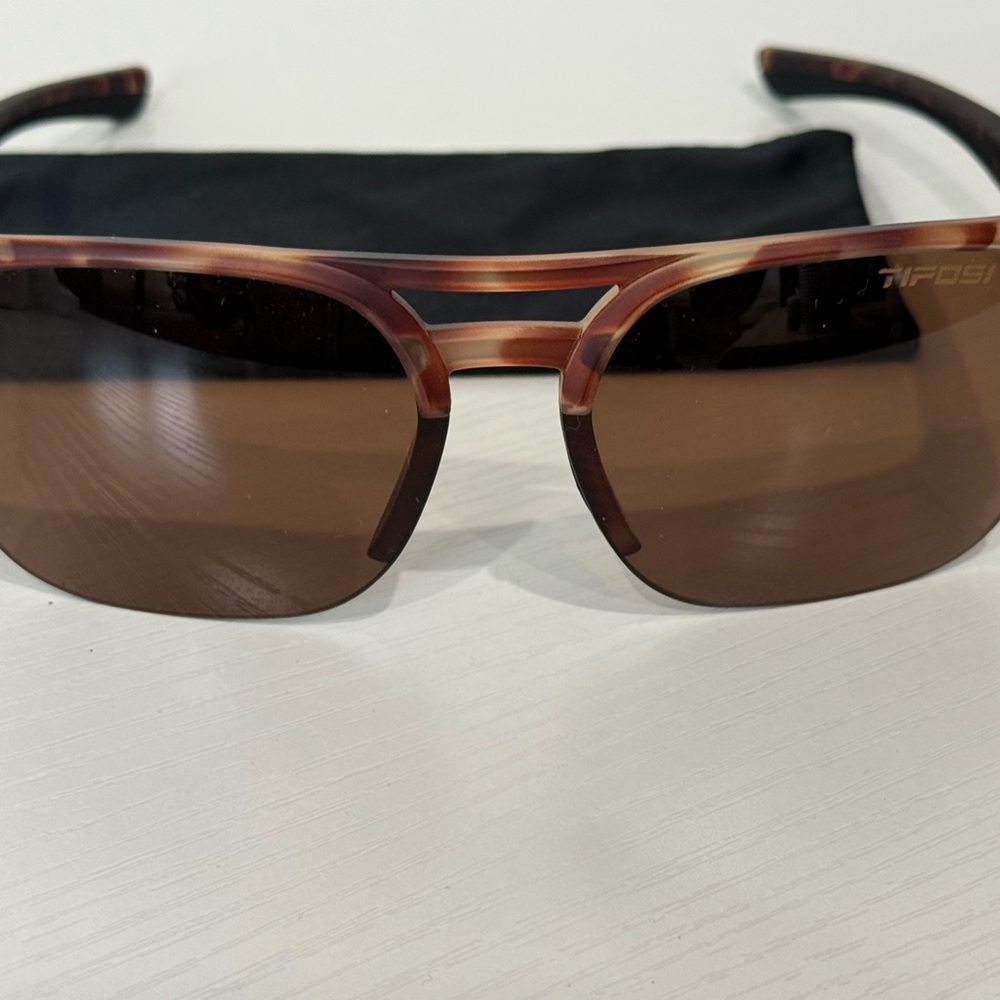 Tifosi lightweight Stylish Brown Sunglasses
